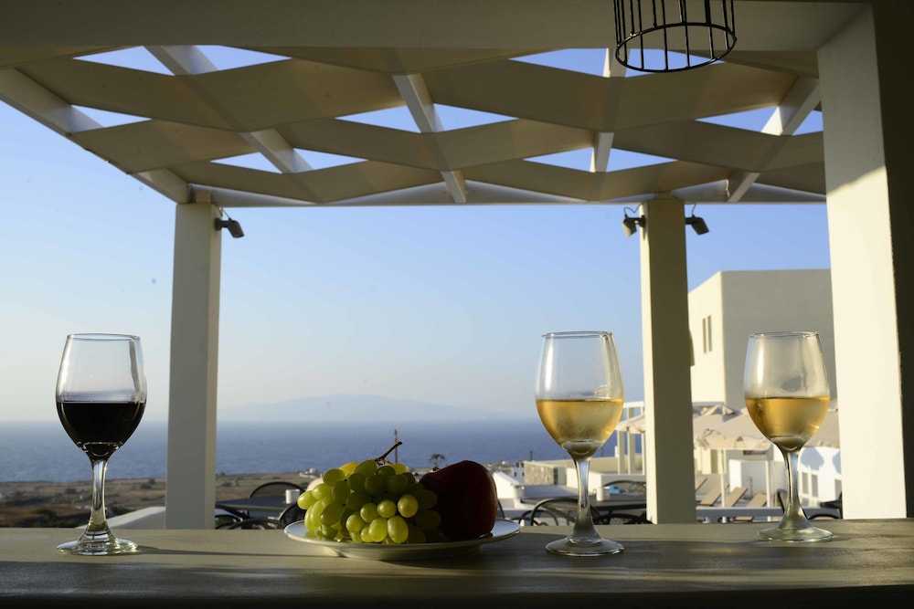 Aplai Dome — Restaurant & bars in Oia, South Aegean