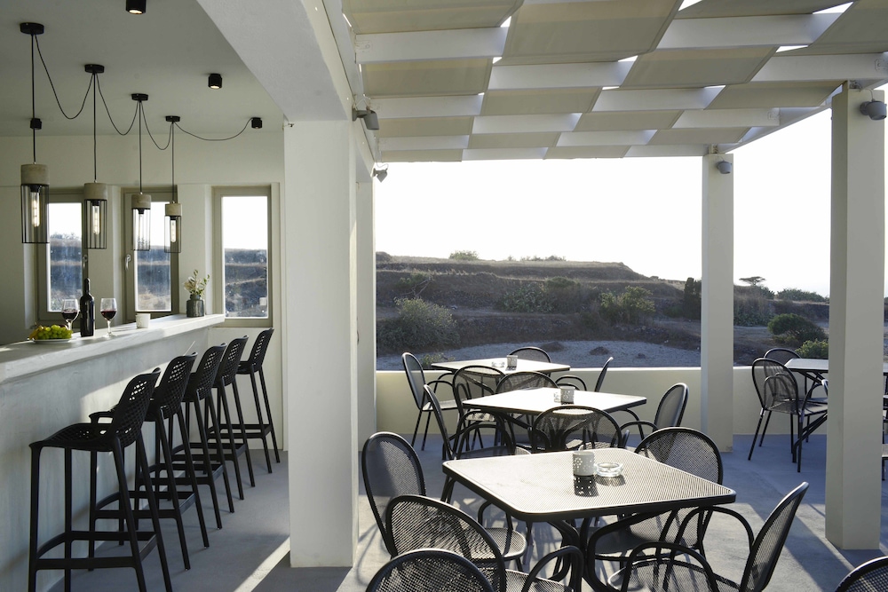 Aplai Dome — Restaurant & bars in Oia, South Aegean
