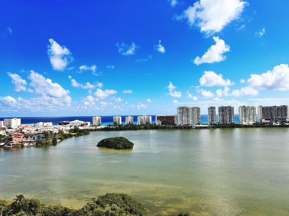 InterContinental Presidente Cancun Resort by IHG — Attractions in the area in Cancun, Quintana Roo
