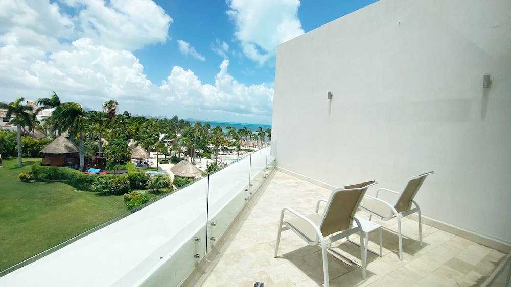 InterContinental Presidente Cancun Resort by IHG — Hotel rooms in Cancun, Quintana Roo