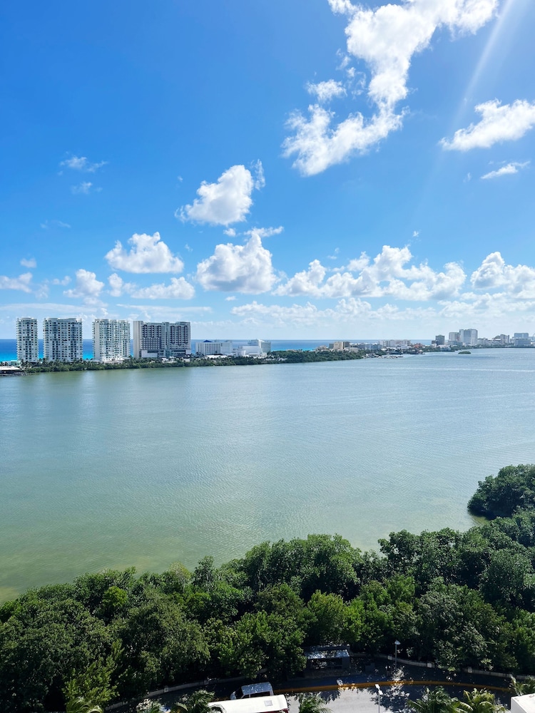 InterContinental Presidente Cancun Resort by IHG — Attractions in the area in Cancun, Quintana Roo
