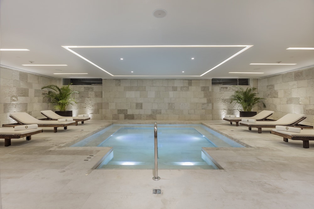 InterContinental Presidente Cancun Resort by IHG — Swimming pool in Cancun, Quintana Roo