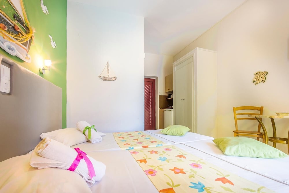 Elena Studios — Hotel rooms in Kalamaki (Zakynthos), Ionian Islands