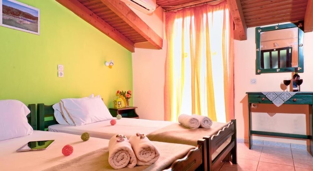 Elena Studios — Hotel rooms in Kalamaki (Zakynthos), Ionian Islands