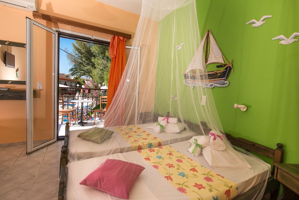 Elena Studios — Hotel rooms in Kalamaki (Zakynthos), Ionian Islands