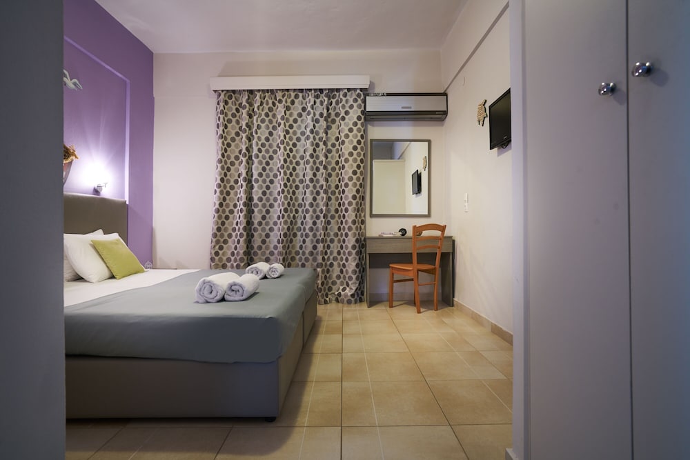 Elena Studios — Hotel rooms in Kalamaki (Zakynthos), Ionian Islands