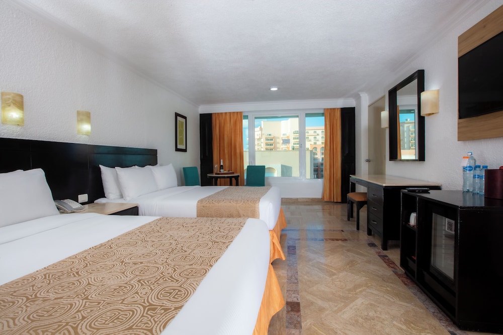 Krystal Cancun — Hotel rooms in Cancun, Quintana Roo