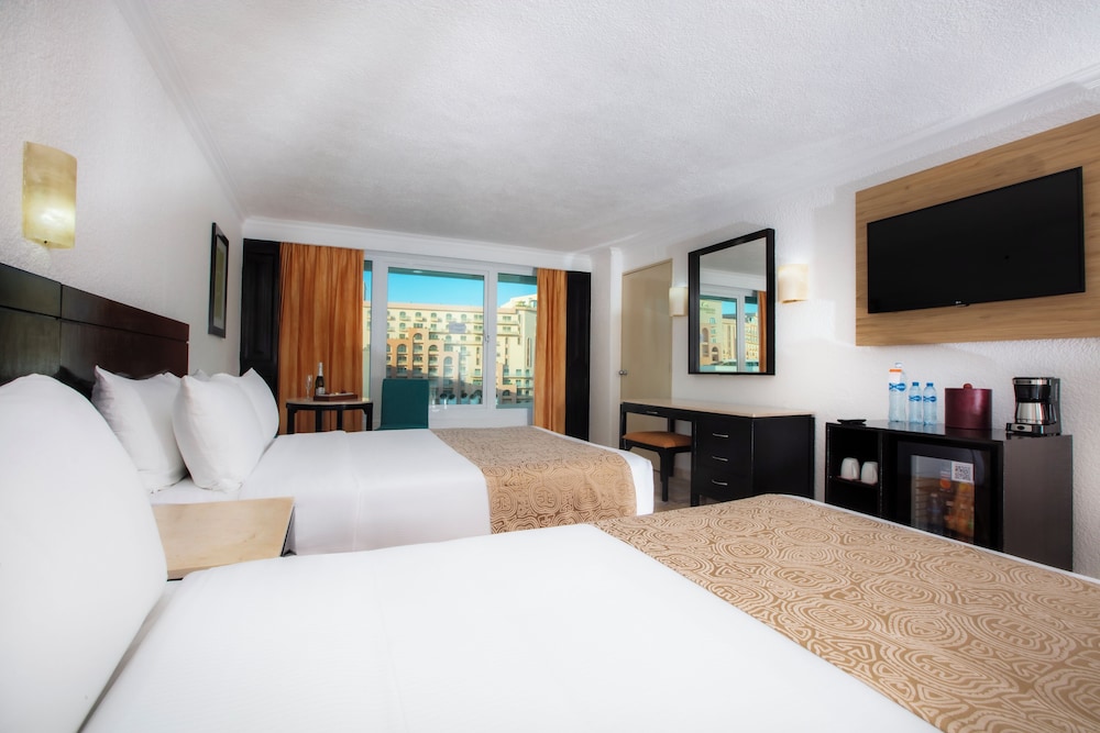 Krystal Cancun — Hotel rooms in Cancun, Quintana Roo