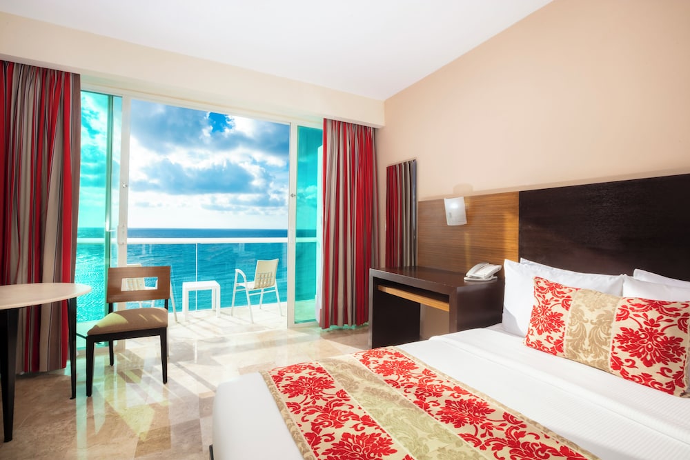 Krystal Cancun — Hotel rooms in Cancun, Quintana Roo