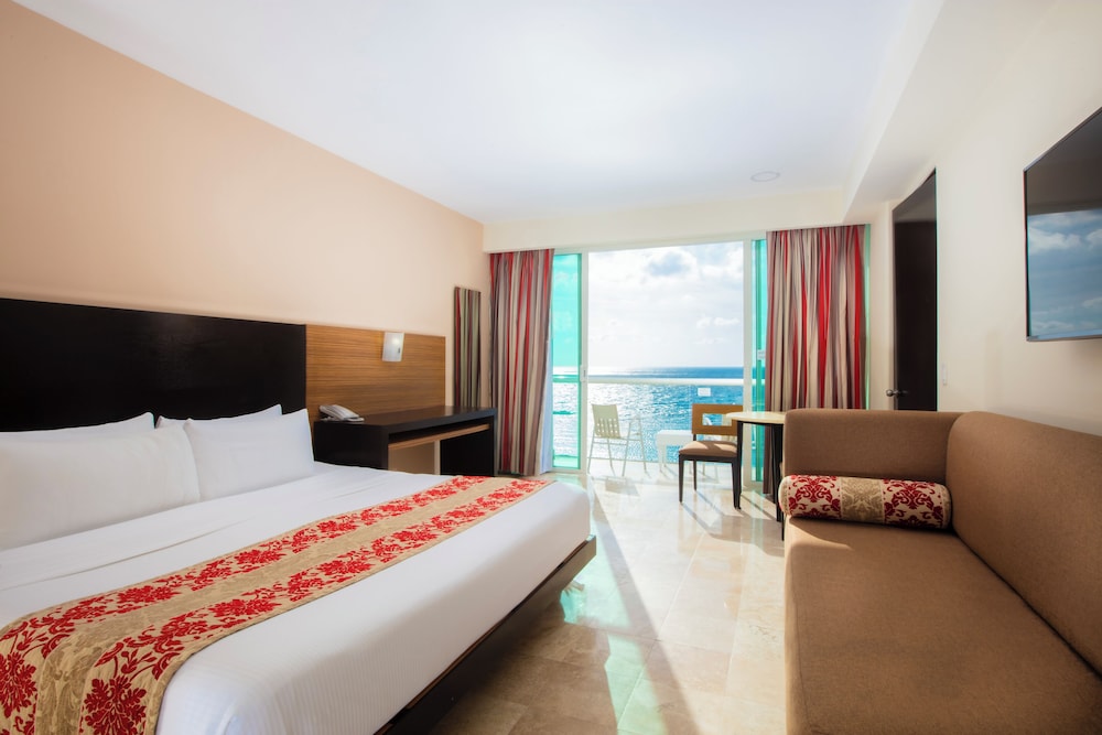 Krystal Cancun — Hotel rooms in Cancun, Quintana Roo
