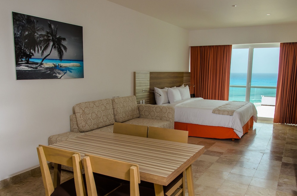 Krystal Cancun — Hotel rooms in Cancun, Quintana Roo