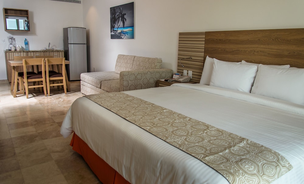 Krystal Cancun — Hotel rooms in Cancun, Quintana Roo