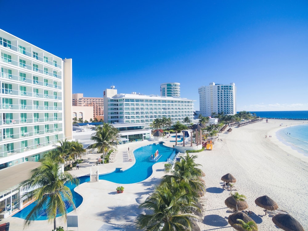 Krystal Cancun — Swimming pool in Cancun, Quintana Roo