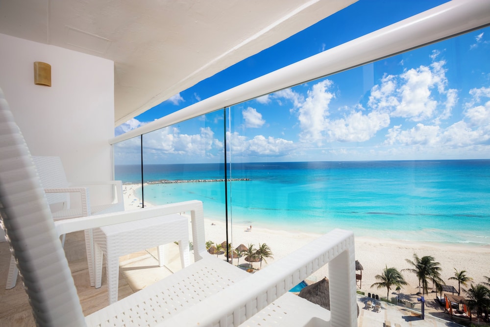 Krystal Cancun — Main photo in Cancun, Quintana Roo