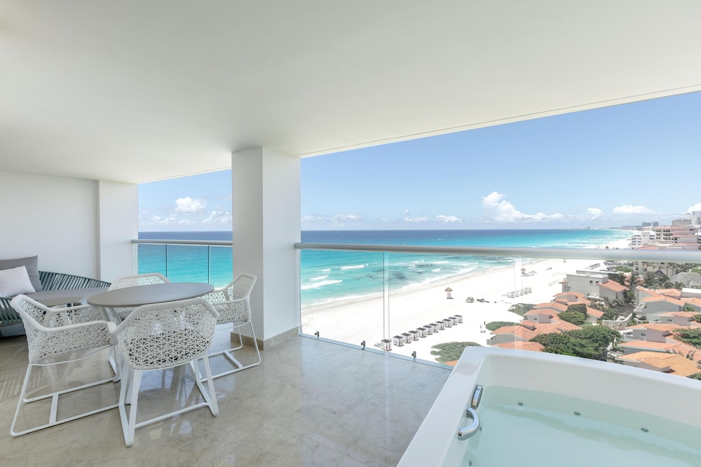 Le Blanc Spa Resort Cancun - Adults Only - All-Inclusive — Hotel rooms in Cancun, Quintana Roo