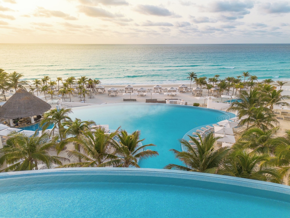 Le Blanc Spa Resort Cancun - Adults Only - All-Inclusive — Swimming pool in Cancun, Quintana Roo