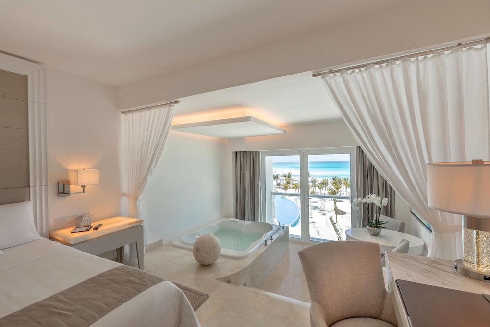 Le Blanc Spa Resort Cancun - Adults Only - All-Inclusive — Hotel rooms in Cancun, Quintana Roo