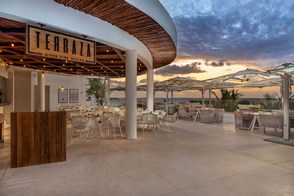 Le Blanc Spa Resort Cancun - Adults Only - All-Inclusive — Restaurant & bars in Cancun, Quintana Roo