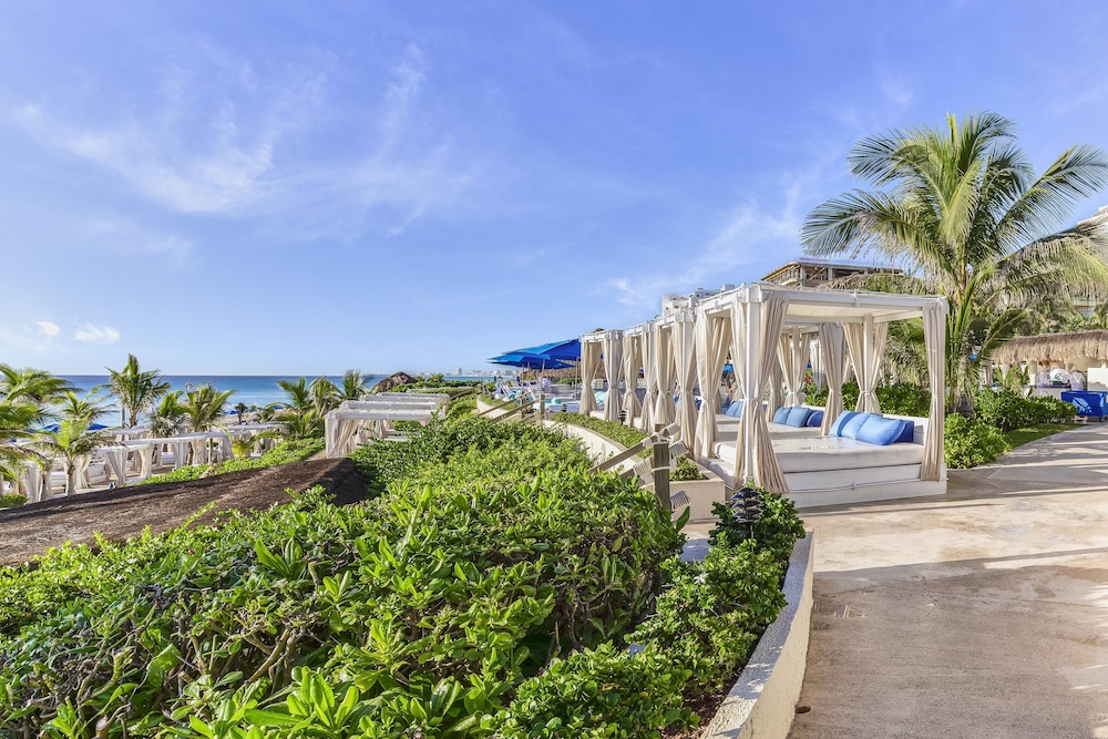 Live Aqua Cancun - Adults Only - All-Inclusive — Beach in Cancun, Quintana Roo
