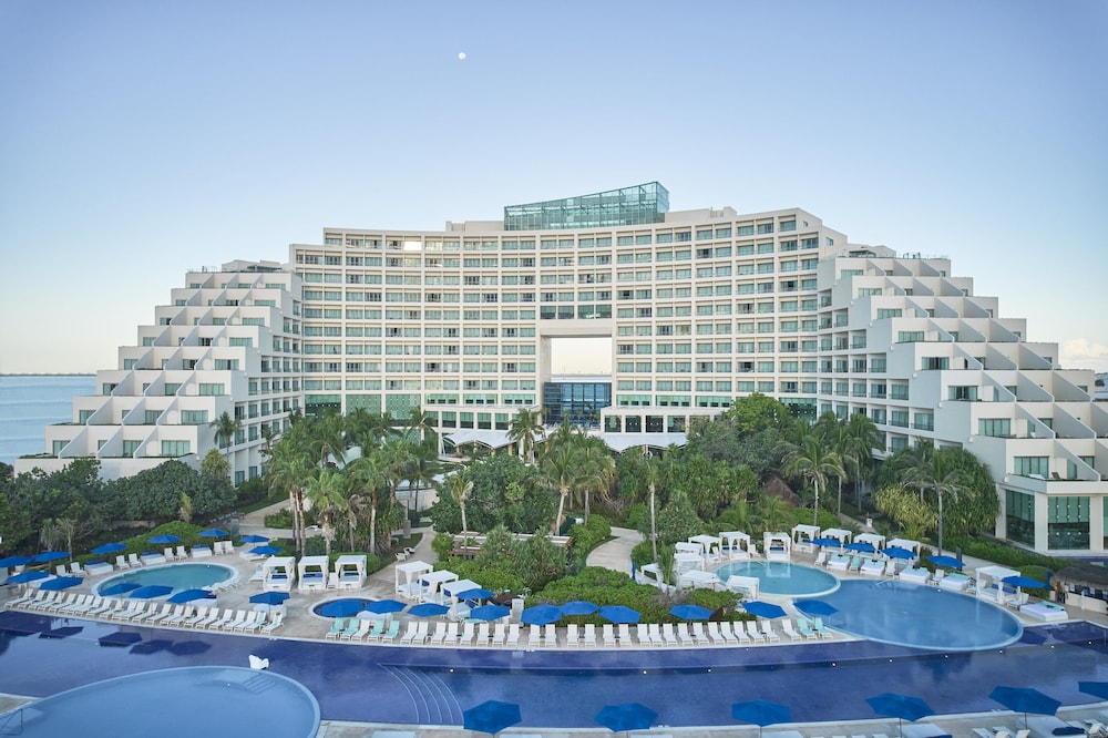 Live Aqua Cancun - Adults Only - All-Inclusive — Hotel building in Cancun, Quintana Roo