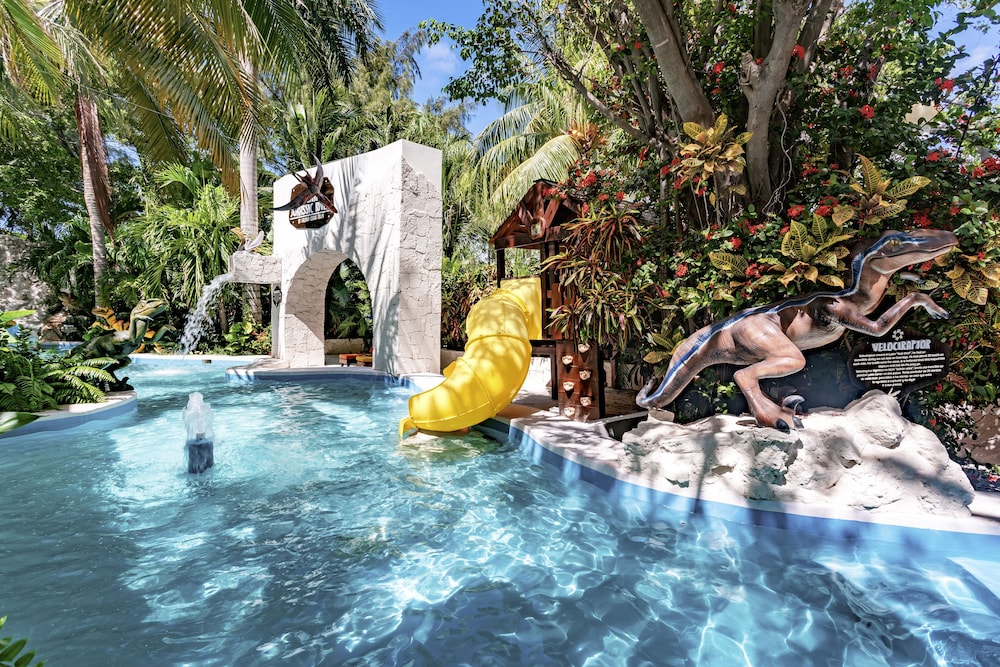 Oasis Palm - All Inclusive — Attractions for children in Cancun, Quintana Roo