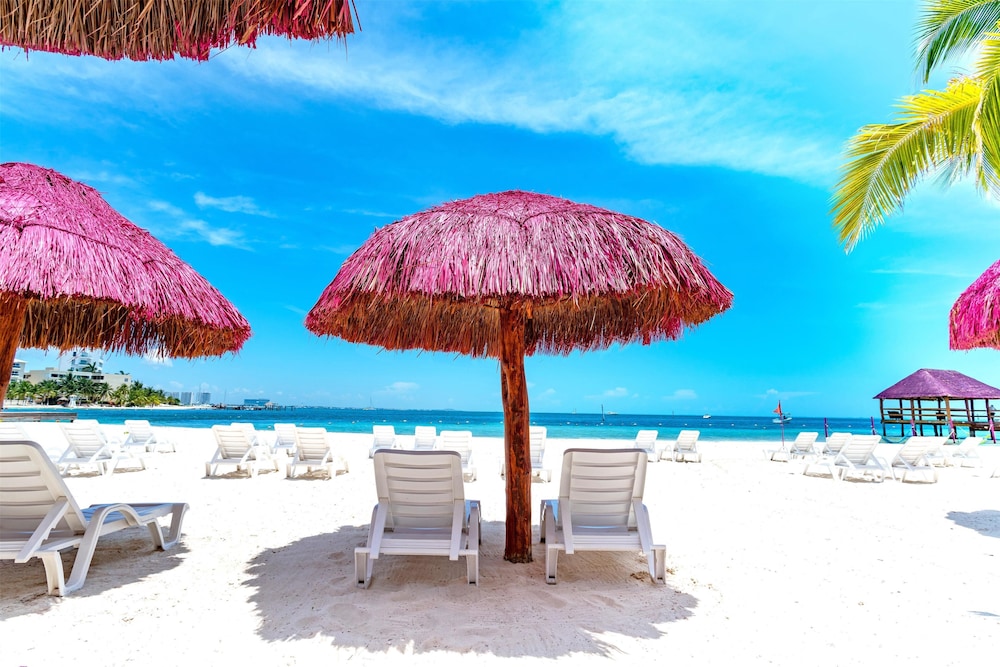 Oasis Palm - All Inclusive — Beach in Cancun, Quintana Roo