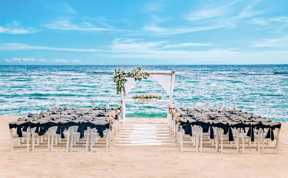 Oasis Palm - All Inclusive — Beach in Cancun, Quintana Roo