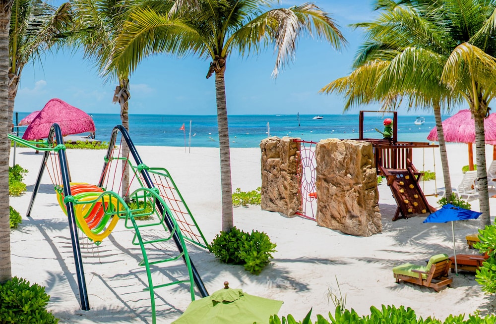 Oasis Palm - All Inclusive — Attractions for children in Cancun, Quintana Roo