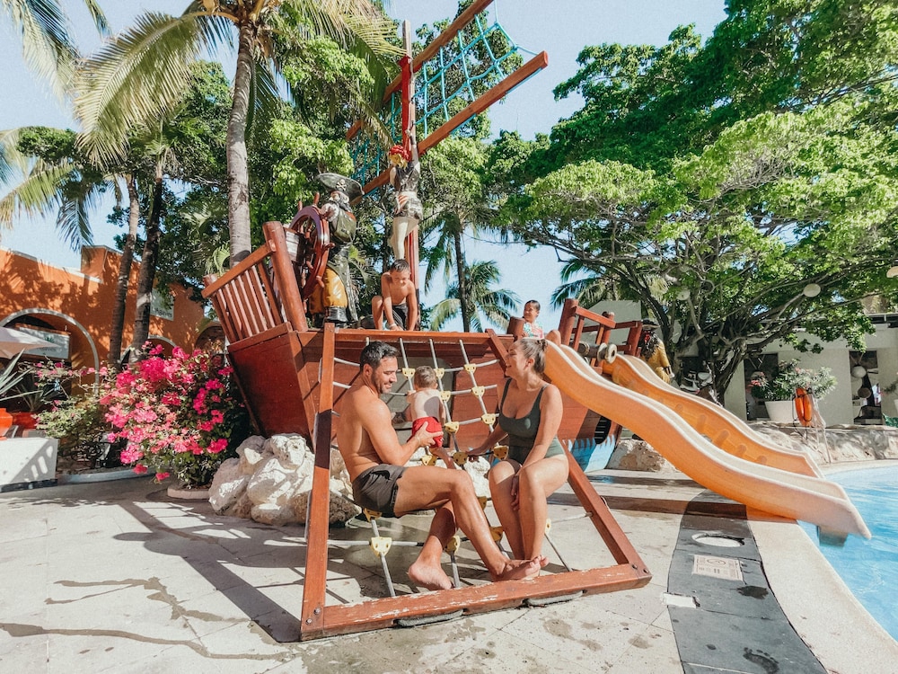 Oasis Palm - All Inclusive — Beach in Cancun, Quintana Roo