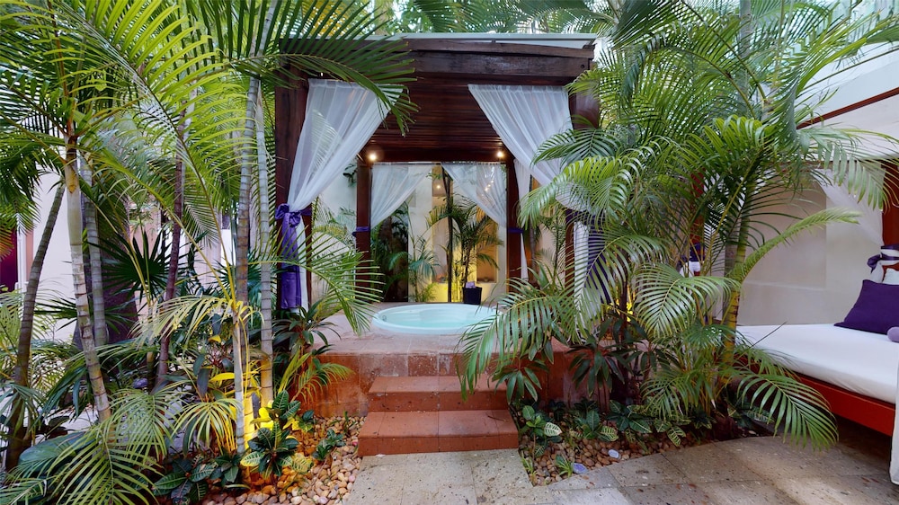Oasis Palm - All Inclusive — Spa in Cancun, Quintana Roo