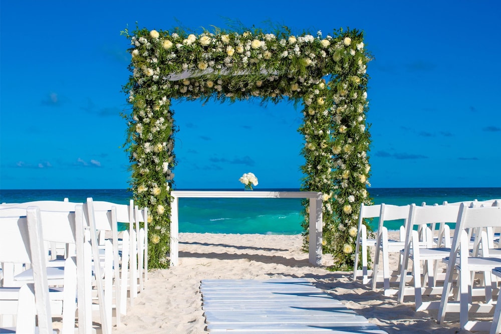Oasis Palm - All Inclusive — Beach in Cancun, Quintana Roo