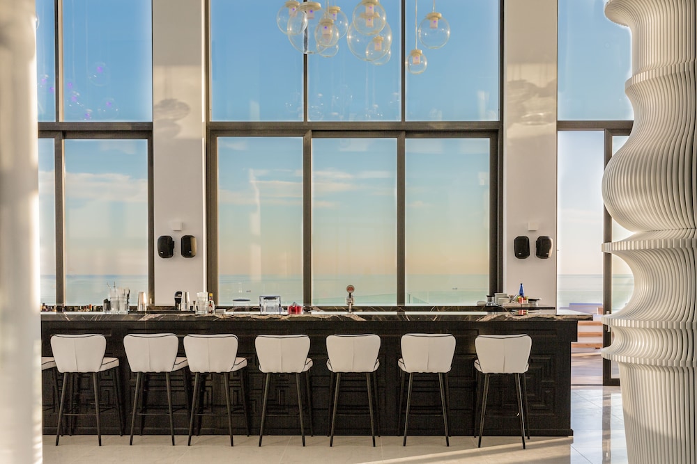 Abaton Island Resort & Spa — Restaurant & bars in Hersonissos