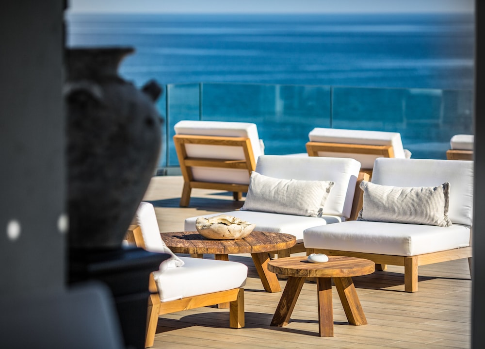 Abaton Island Resort & Spa — Hotel building in Hersonissos