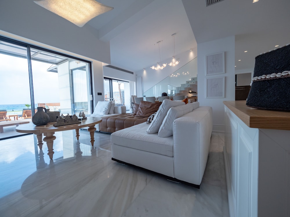 Abaton Island Resort & Spa — Hotel building in Hersonissos