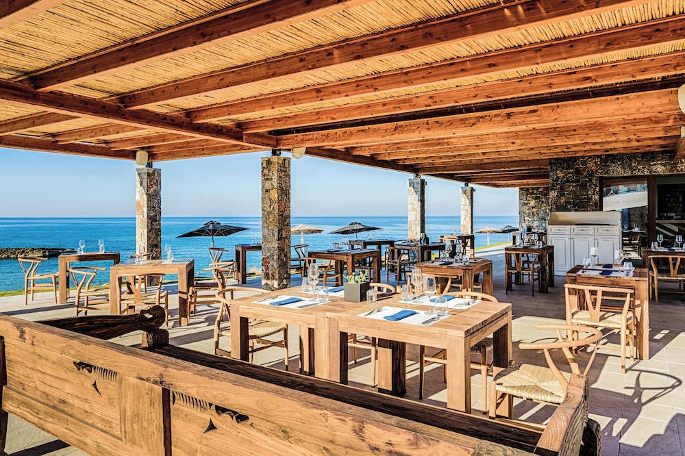 Abaton Island Resort & Spa — Restaurant & bars in Hersonissos