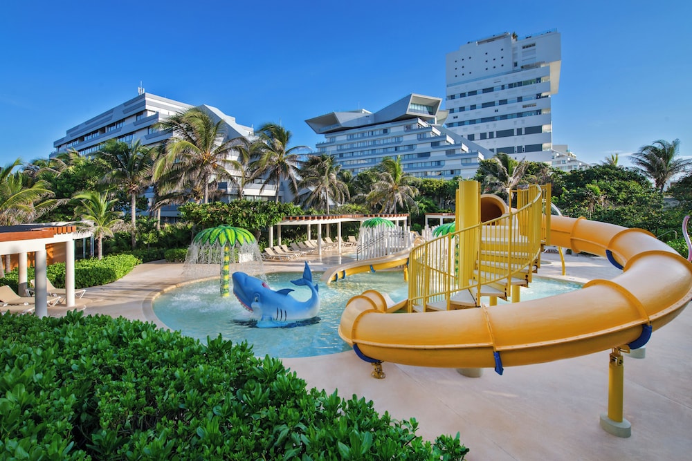Park Royal Beach Cancun - All Inclusive — Attractions for children in Cancun, Quintana Roo