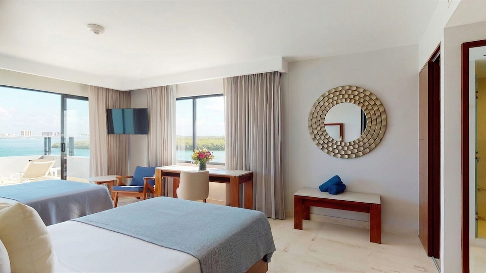 Park Royal Beach Cancun - All Inclusive — Hotel rooms in Cancun, Quintana Roo