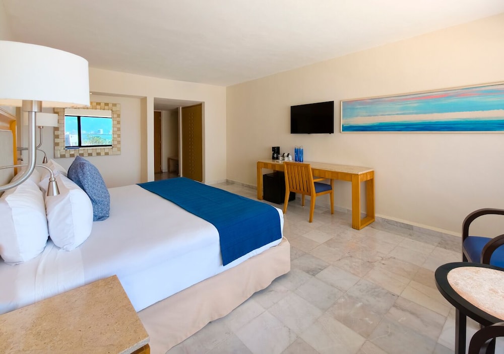 Park Royal Beach Cancun - All Inclusive — Hotel rooms in Cancun, Quintana Roo