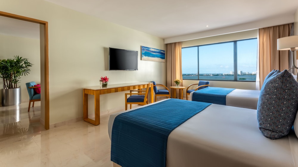 Park Royal Beach Cancun - All Inclusive — Hotel rooms in Cancun, Quintana Roo