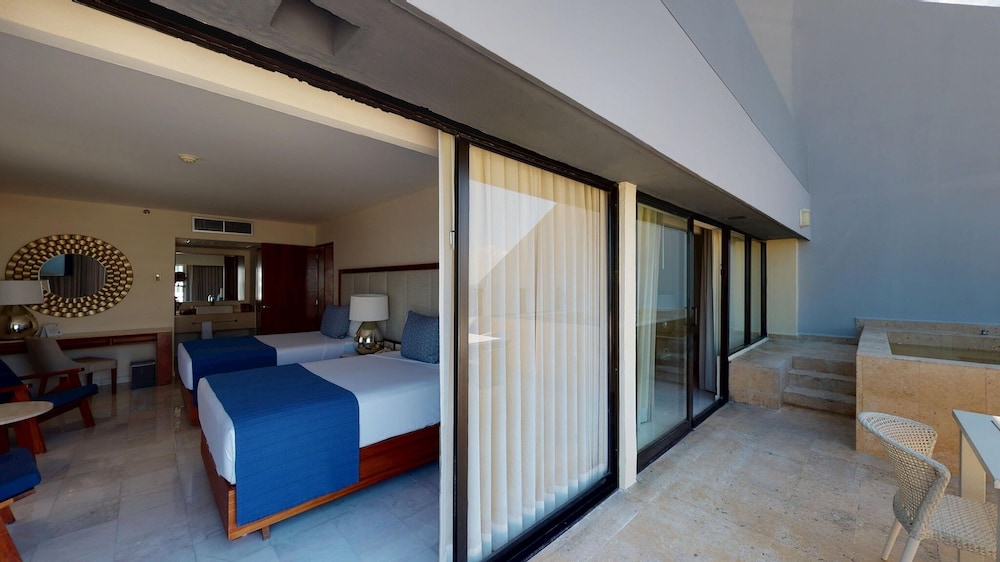 Park Royal Beach Cancun - All Inclusive — Hotel rooms in Cancun, Quintana Roo