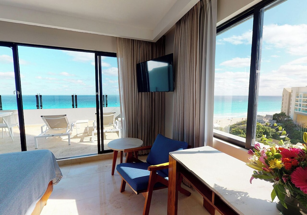 Park Royal Beach Cancun - All Inclusive — Hotel rooms in Cancun, Quintana Roo