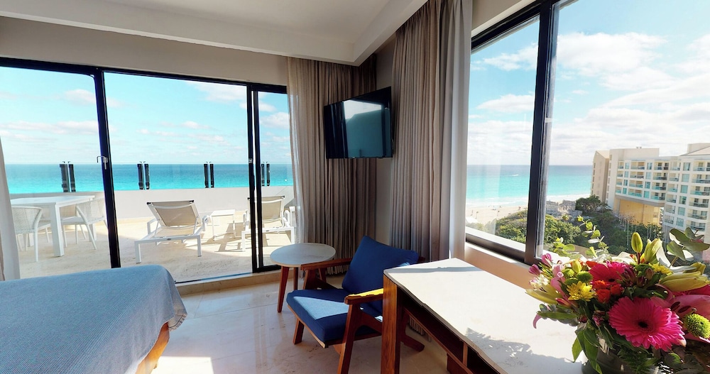 Park Royal Beach Cancun - All Inclusive — Hotel rooms in Cancun, Quintana Roo