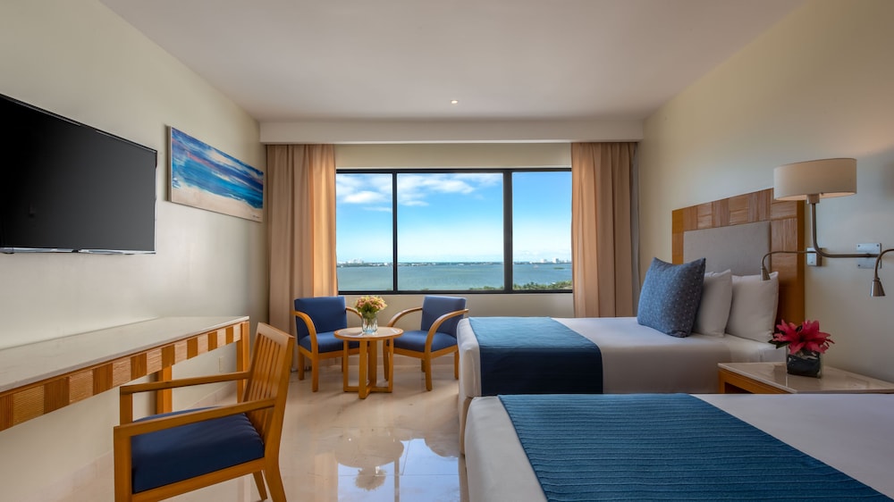Park Royal Beach Cancun - All Inclusive — Hotel rooms in Cancun, Quintana Roo