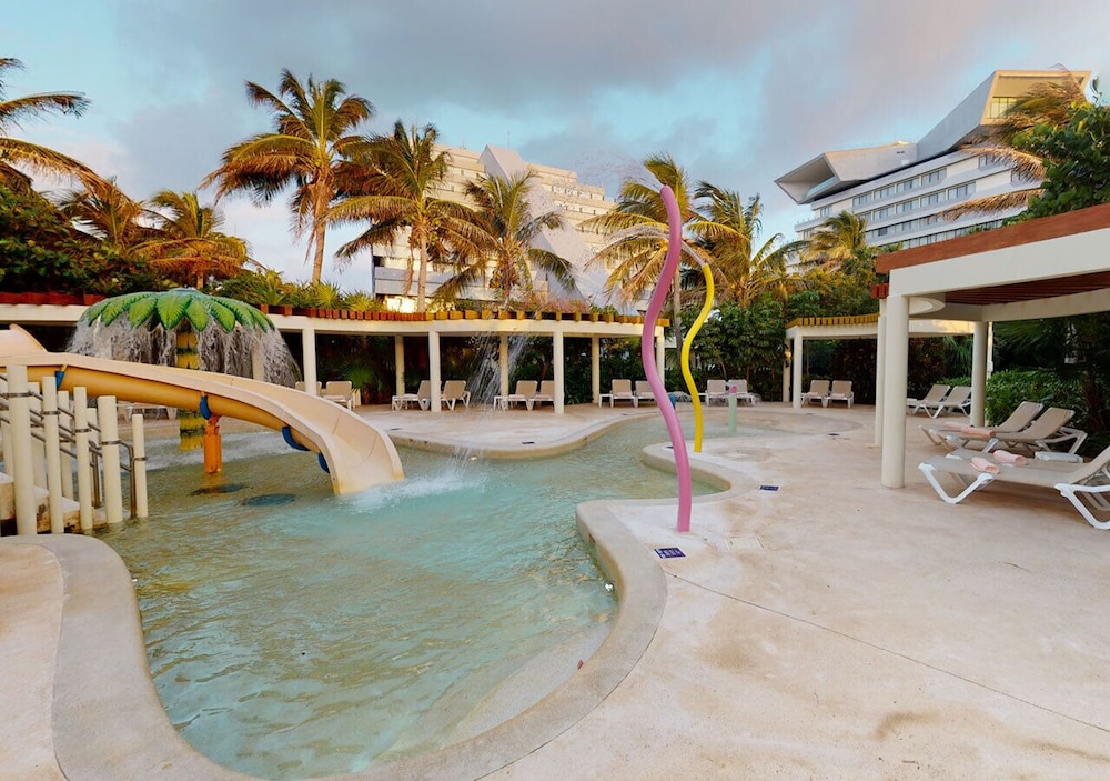 Park Royal Beach Cancun - All Inclusive — Attractions for children in Cancun, Quintana Roo