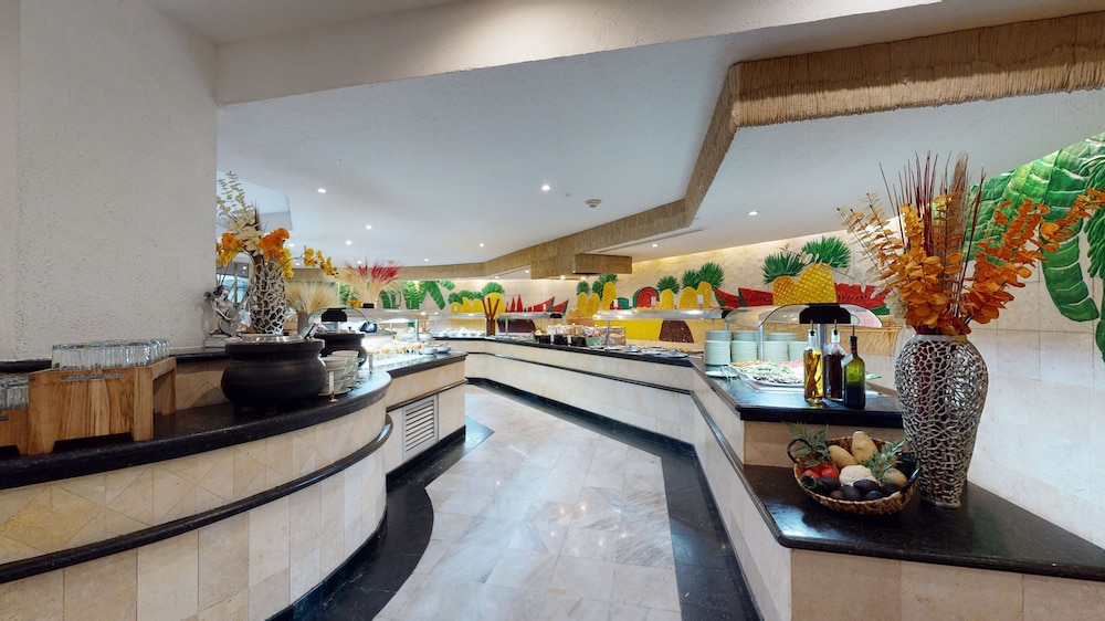 Park Royal Beach Cancun - All Inclusive — Restaurant & bars in Cancun, Quintana Roo