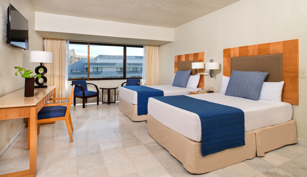Park Royal Beach Cancun - All Inclusive — Hotel rooms in Cancun, Quintana Roo