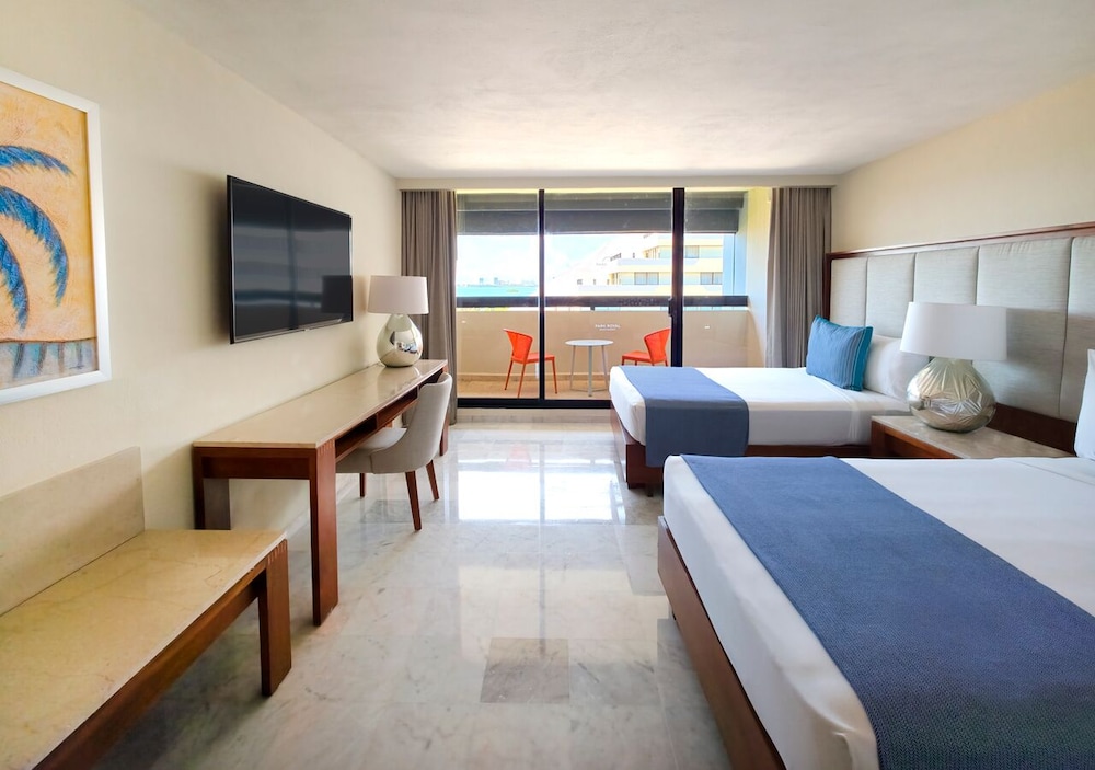 Park Royal Beach Cancun - All Inclusive — Hotel rooms in Cancun, Quintana Roo
