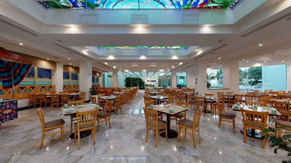 Park Royal Beach Cancun - All Inclusive — Restaurant & bars in Cancun, Quintana Roo
