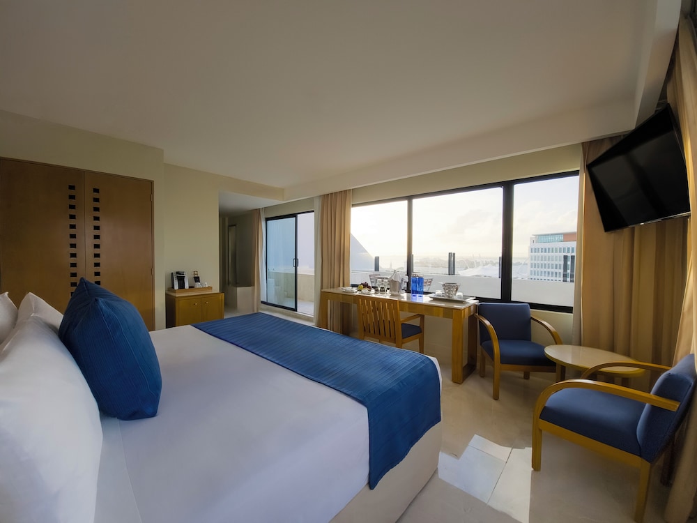 Park Royal Beach Cancun - All Inclusive — Hotel rooms in Cancun, Quintana Roo