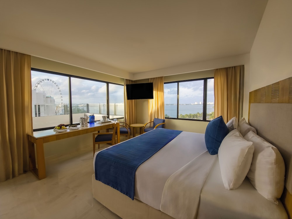 Park Royal Beach Cancun - All Inclusive — Hotel rooms in Cancun, Quintana Roo